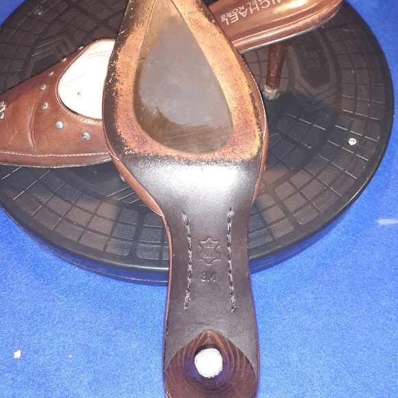 Michael Kors Women's Brown Leather W/Studs Open back 2-1/2In. Heels Sz. 8M-US - Picture 7 of 8